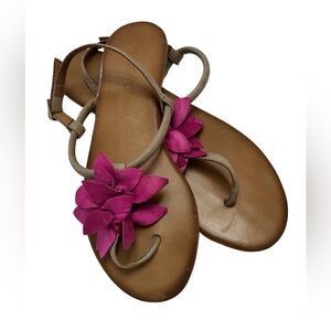 Inuovo Thong Sandals T-Strap Tan Leather Ankle Strap Flat With Pink Flower Sz 40